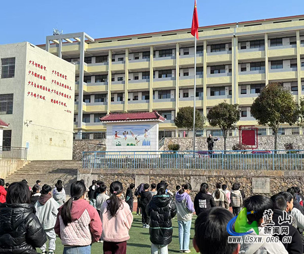 正市学校开展“传承红色基因，共筑中国梦”思政宣讲活动.jpg
