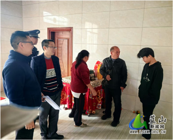 土市镇：心系教育，情暖学子.jpg