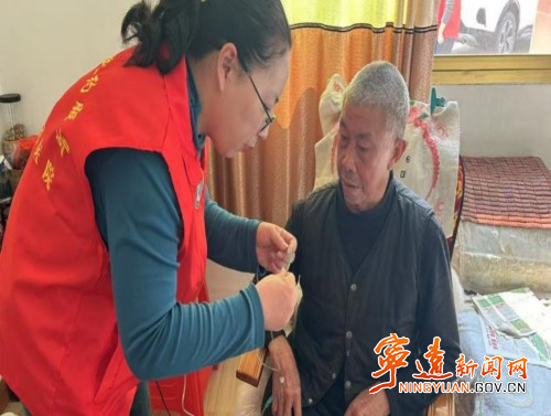 宁远县人民医院在鲤溪镇开展慢阻肺患者入户诊疗服务_副本500.jpg