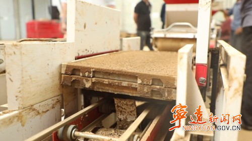 宁远桐木漯瑶族乡：全面机械化  助力农业现代化提速3_副本500.jpg