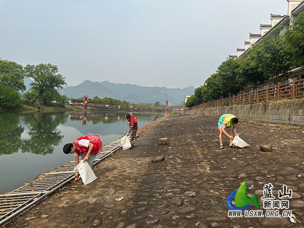 毛俊镇积极开展清理河道垃圾专项行动.jpg