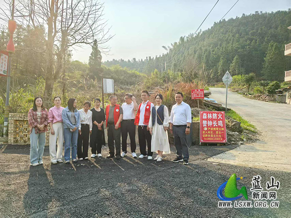蓝山县政协委员深入湘江源瑶族乡开展实地调研.jpg