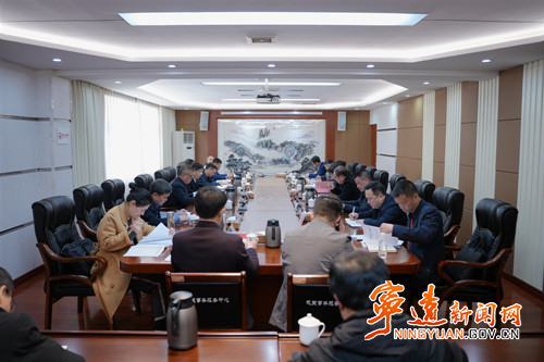 胡勇刚主持召开信访工作专题会议_副本500.jpg