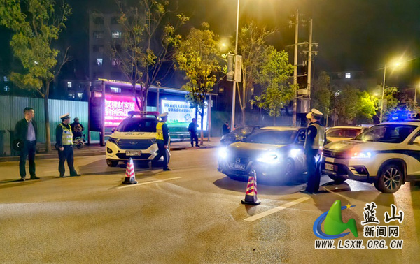 蓝山:“砺剑”行动 狠抓干部队伍作风建设.jpg 蓝山:“砺剑”行动 狠抓干部队伍作风建设.jpg