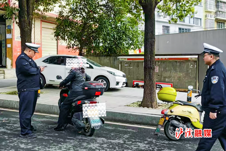 交警.jpg2.jpg