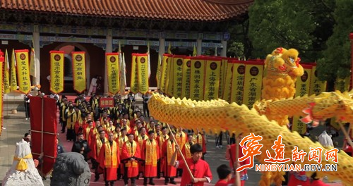 天下舜商联合创始人祭舜典礼在宁远九嶷山舜帝陵举行_副本500.jpg