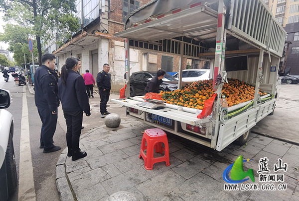 蓝山县城市管理和综合执法局精准管控清明节期间市容秩序_1.jpg