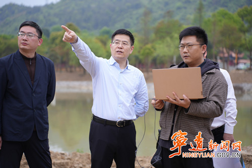 【九嶷山景区奋力冲刺AAAAA】胡勇刚深入九嶷山景区现场调研5A级旅游景区创建工作_副本500.jpg