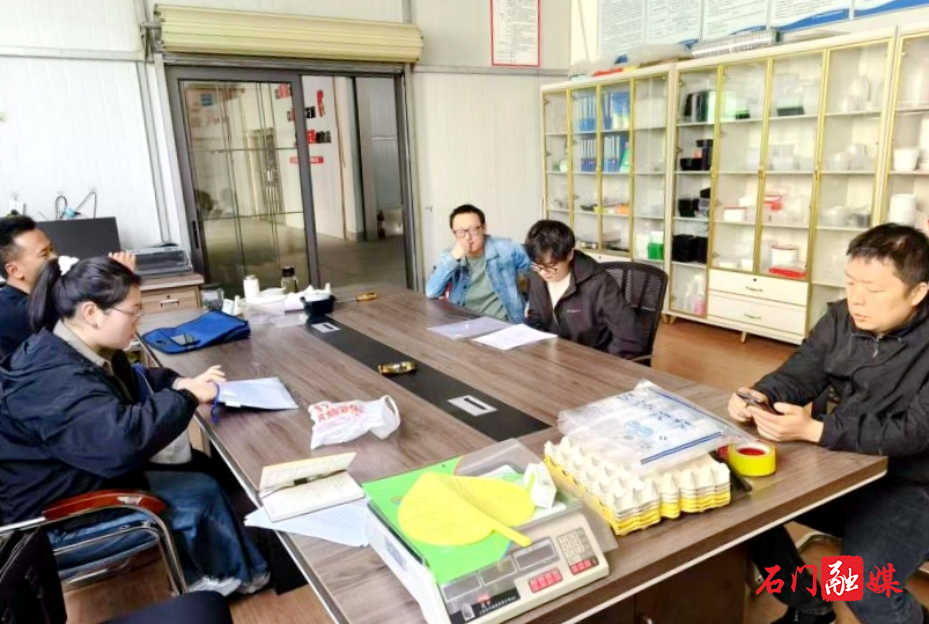 石门县:组织开展企业研发和创新调查年报数据质量核查2.jpg 石门县:组织开展企业研发和创新调查年报数据质量核查2.jpg