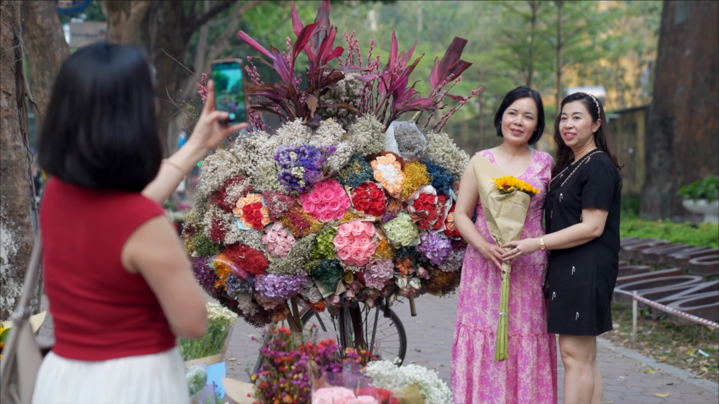 从昆明到河内 在花香中感受中越经贸活力