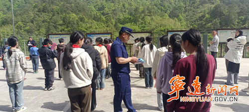 宁远棉花坪瑶族乡：开展道路交通安全宣传 筑牢群众出行平安防线_副本500.png