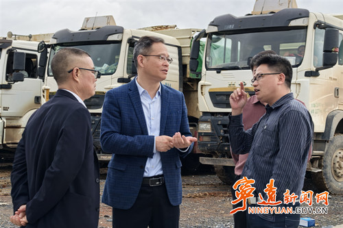 毛政公开接待群众并调研项目建设工作2_副本500.jpg
