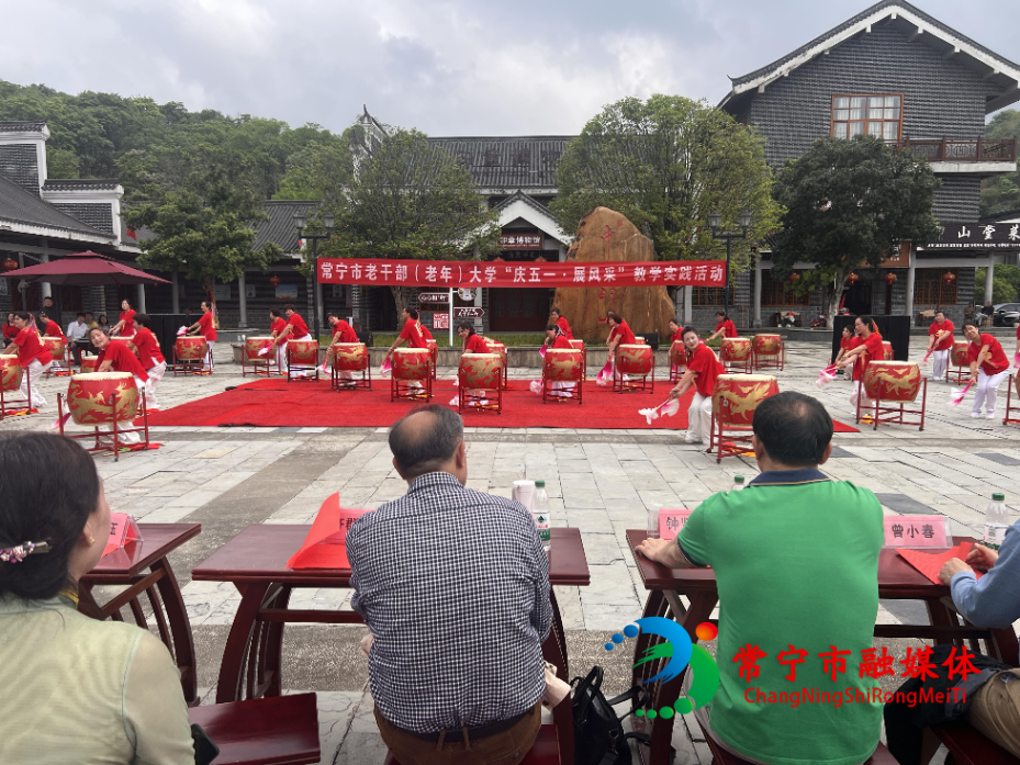 庆五一·展风采.jpg