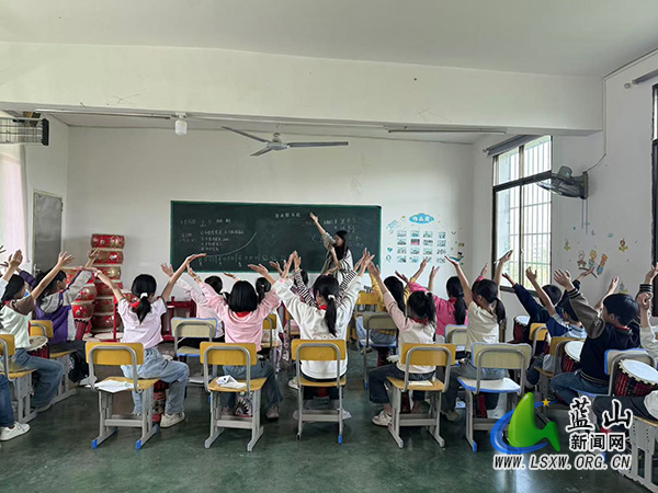城北湘威学校非洲鼓特色兴趣班：奏响多彩旋律.jpg