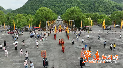 宁远：九嶷山景区活动精彩纷呈 迎来客流小高峰_副本500.jpg