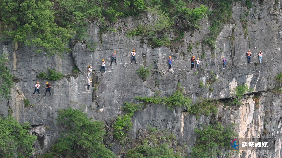 黄岩生态旅游区：“五一”假期人气爆棚 共赴春日之约.mp4_20250506_162558.480.jpg