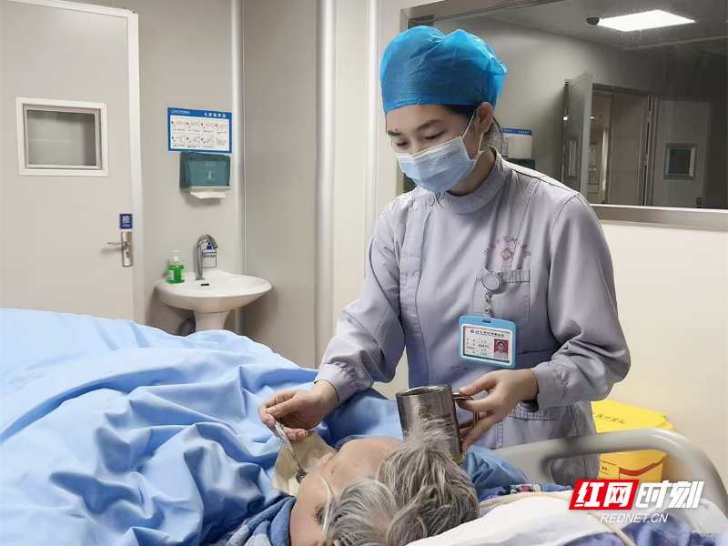 在ICU的十年：用生命守护生命1 (3).jpg