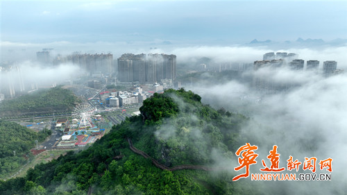 宁远：县城现平流雾景观 如梦似幻2_副本500.jpg