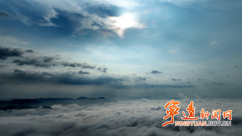 宁远：县城现平流雾景观 如梦似幻3_副本500.jpg