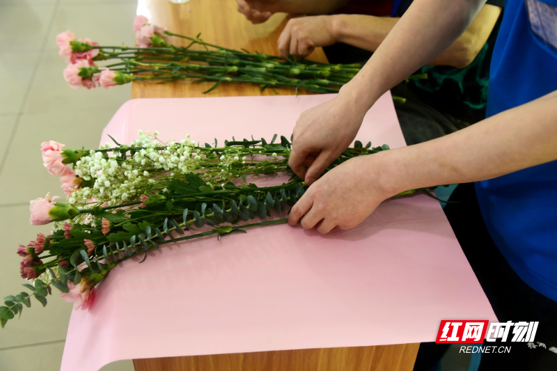 制作手工花.jpg