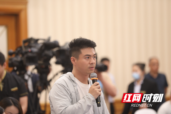 湖南经视记者.jpg