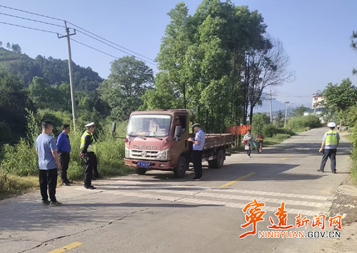 寧遠天堂鎮凈化道路交通環境_副本500.jpg
