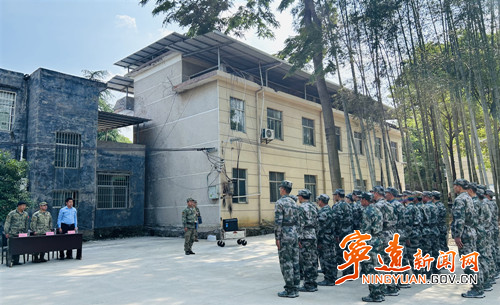 宁远鲤溪镇：民兵点验展担当_副本500.jpg