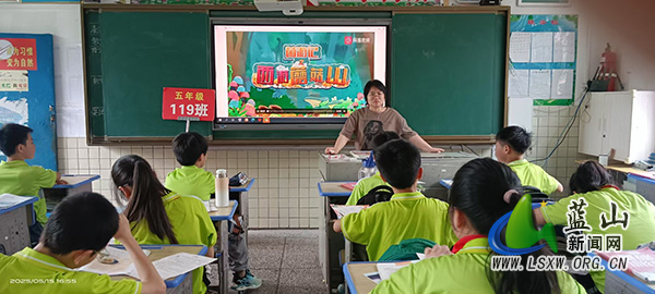 塔峰镇第四完小：筑牢安全防线 共拒毒蘑之险.jpg
