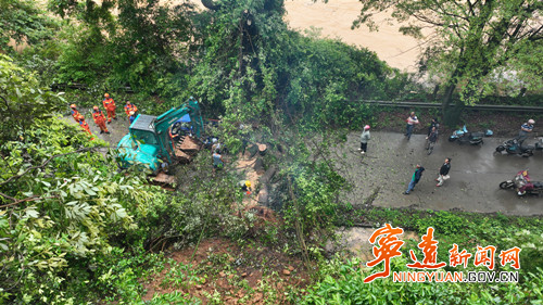 寧遠(yuǎn)：局地暴發(fā)山洪 部門聯(lián)動(dòng)緊急處置_副本500.jpg