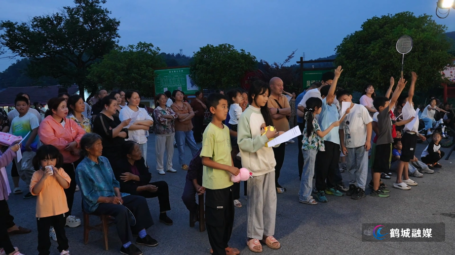 鹤城区文化馆服务宣传周：清廉文化进乡村，首场精彩上演.mp4_20250519_170408.484.jpg