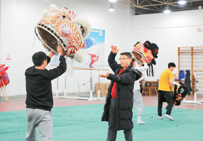 316名来自47个国家 /地区的国际学生于2013年指导“