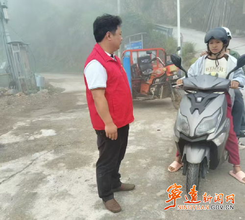 宁远棉花坪瑶族乡：“两站两员” 筑牢道路交通安全防线_副本500.png