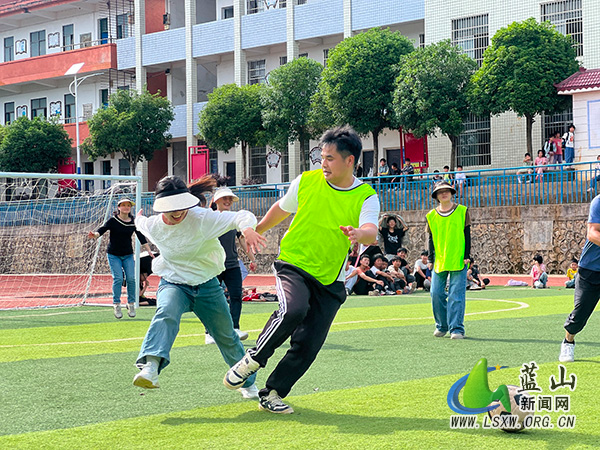 李艳.jpg