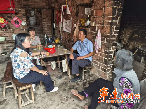 宁远县保安镇：心系计生户 情暖特殊家_副本500.jpg
