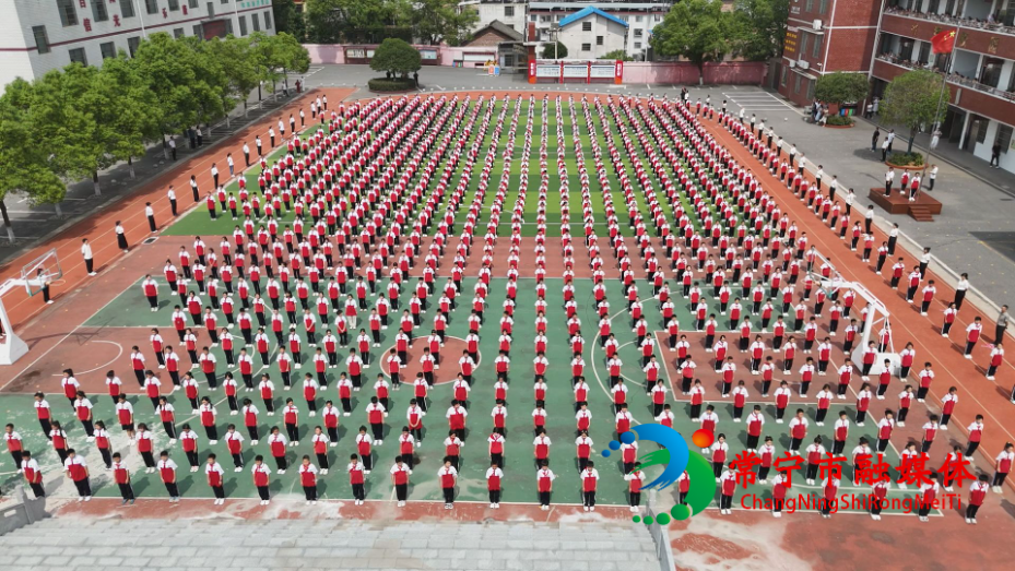 课间操.jpg