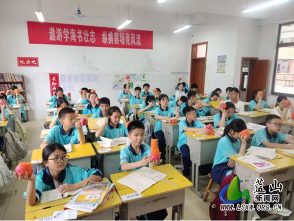 湘江源中学：苹果添营养，服务暖人心0.jpg