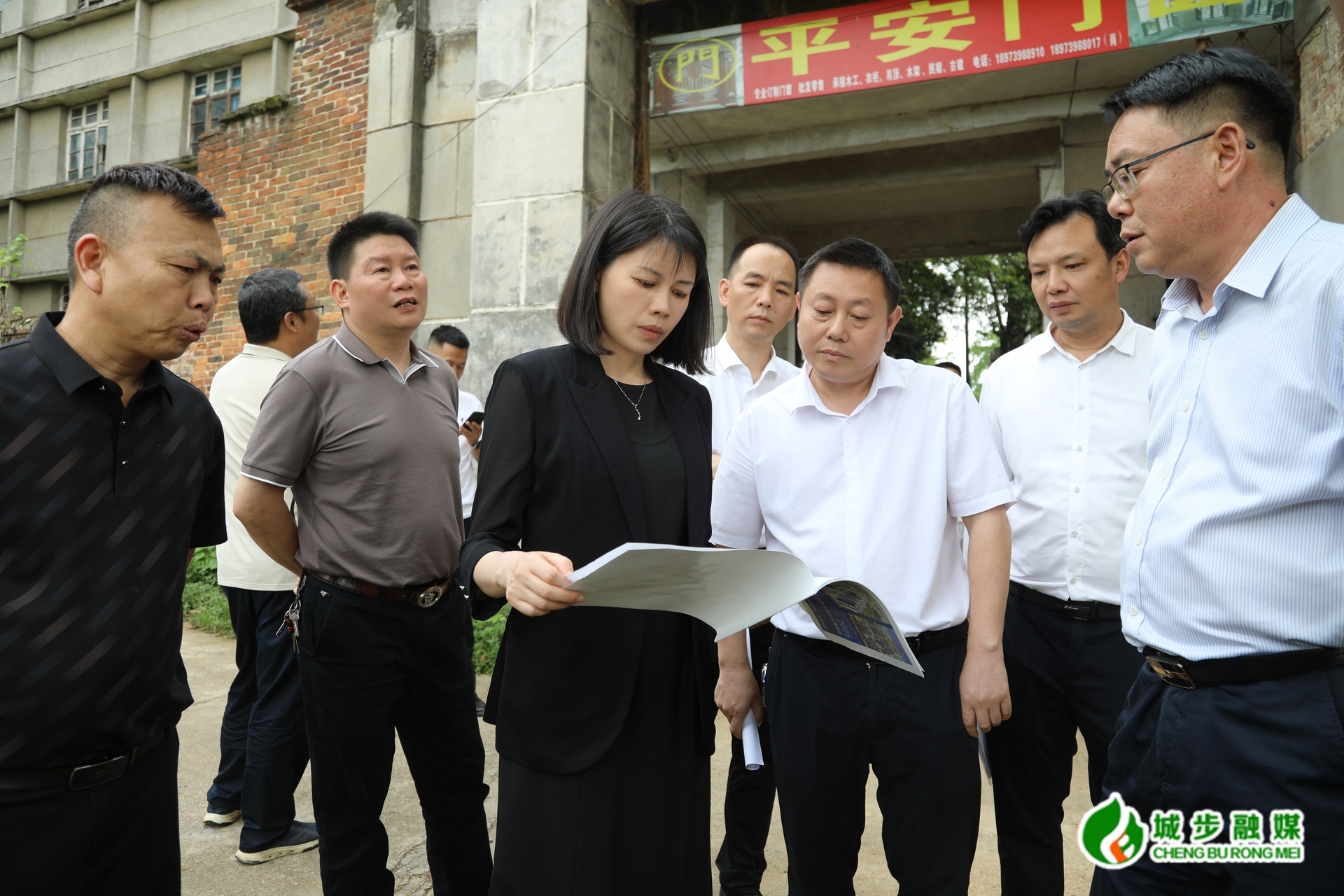 王慧敏调研企业运行及招商引资项目选址工作(图2)
