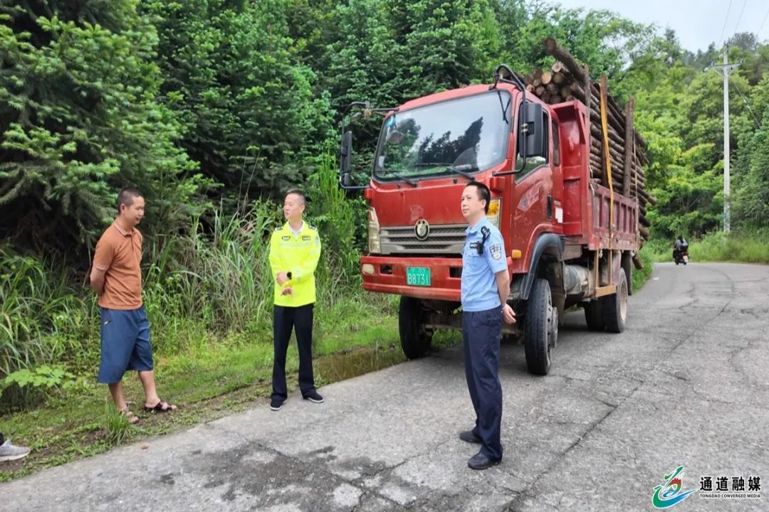 农村道路交通安全整治督导+筑牢乡村出行+安全堤.jpg
