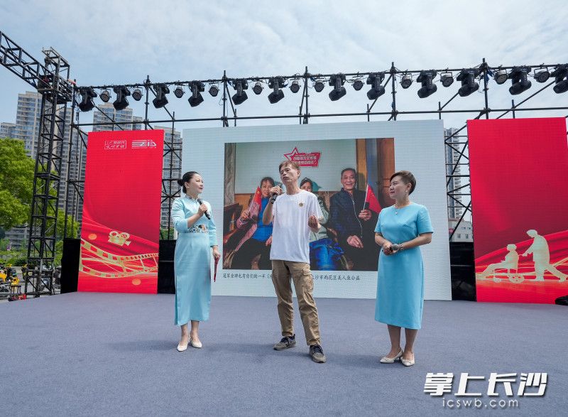 摄影师跟拍10年访谈