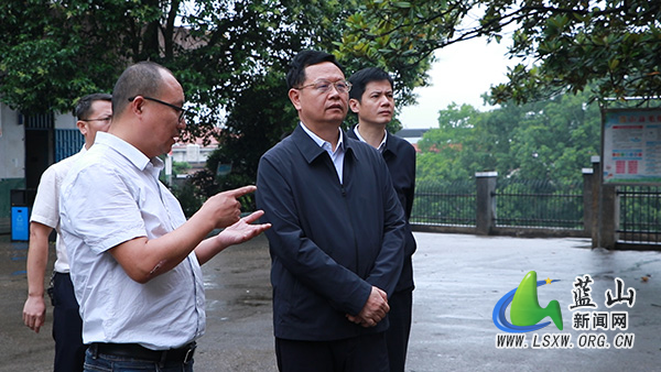 龙向洋到毛俊镇调研深入贯彻中央八项规定精神学习教育工作.jpg