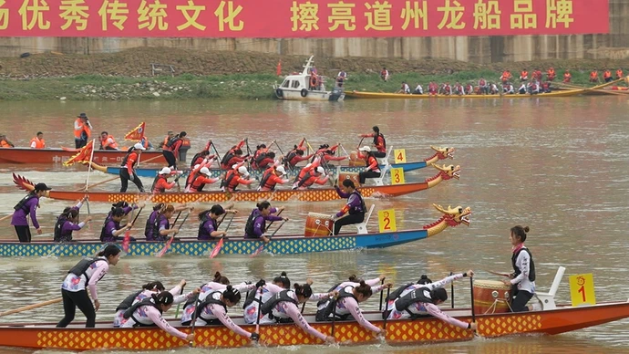 激昂鼓点擂响潇水 道州龙船赛看点多