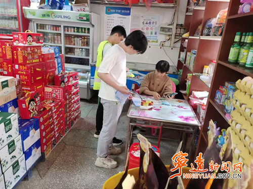 宁远保安镇：筑牢道交“防护墙”_副本500.jpg