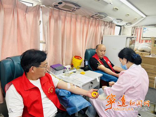 宁远鲤溪镇：热血传真情 奉献暖人心_副本500.jpg
