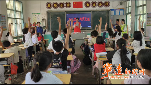 宁远冷水镇：防溺水宣讲进校园_副本1000_副本500.jpg