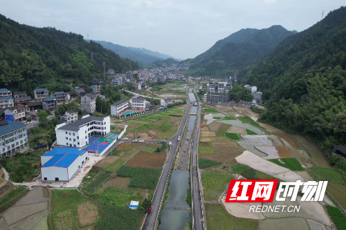 溆浦县：统溪河镇统溪河村：人居环境焕新颜 幸福生活入画来.mp4_snapshot_00.00.945.jpg