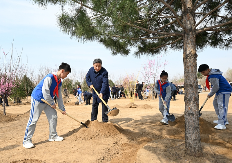 2025年4月3日,,習(xí)近平總書記來到北京豐臺(tái)區(qū)永定河畔參加首都義務(wù)植樹活動(dòng),。