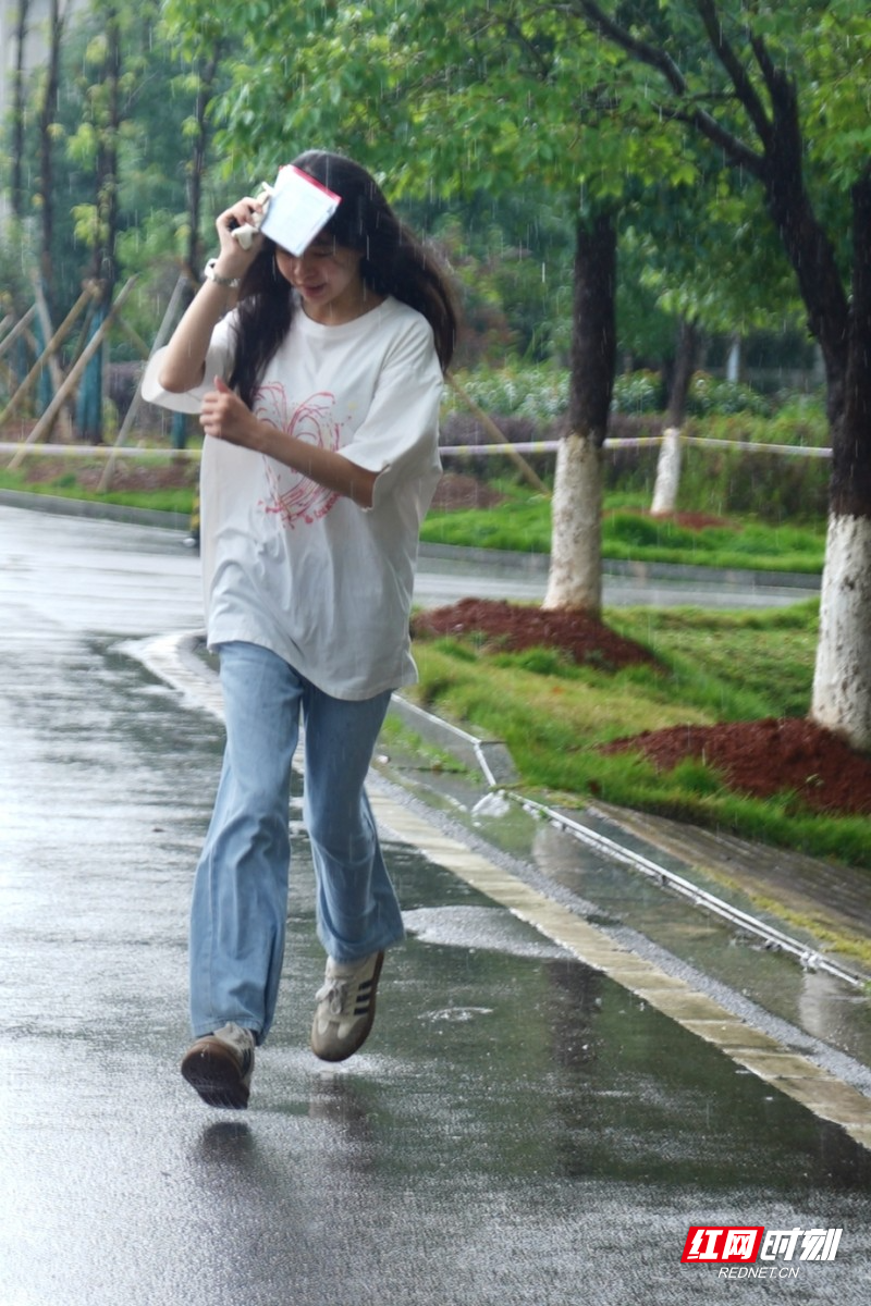 C6233BE6E5889C9C393FB4A42E6CE0B3_副本.jpg