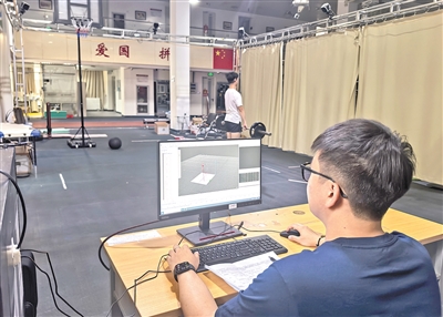 采取多个步骤积极扩大工作空间
