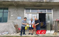 金石桥镇聚群村驻村工作队开展集中走访慰问活动