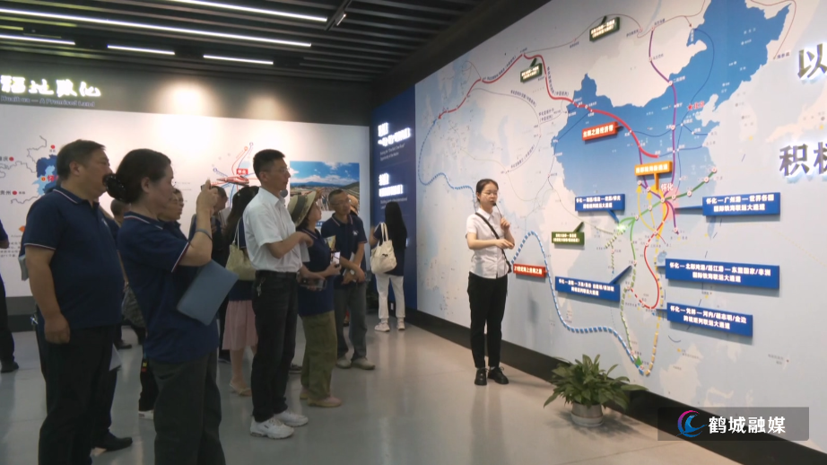 毛克文 陆港文学采风.mp4_20250616_161303.413.jpg